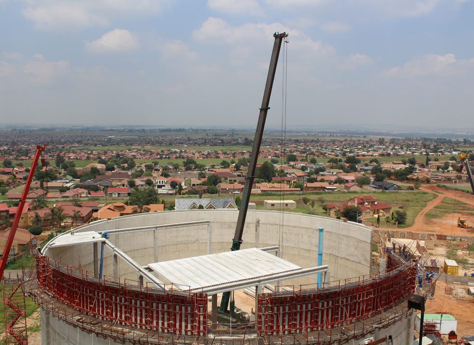 Reservoir roof system